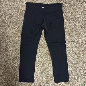 Lululemon black womens leggings cropped low rise